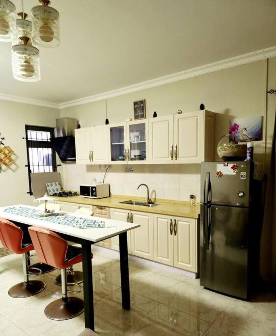 Kot Nu - Beach Themed Apartment - 3 Mins Walk From The Sea Flic en Flac Exterior photo
